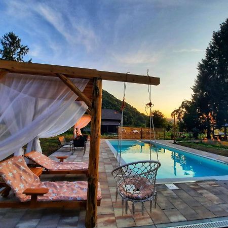 Vacation House Studenac Villa Bihac Bagian luar foto