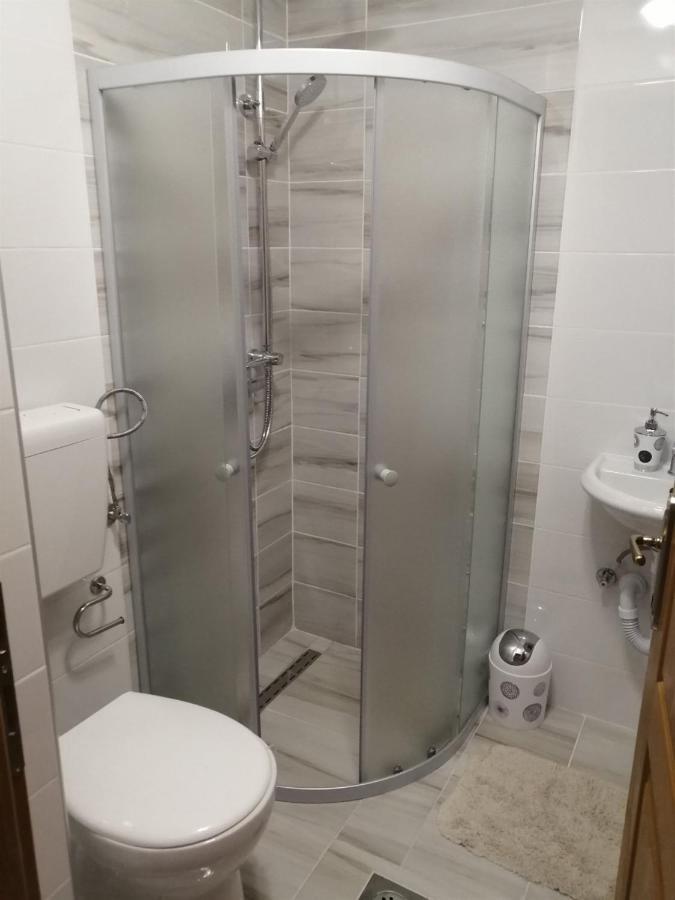 Vacation House Studenac Bihac Bagian luar foto