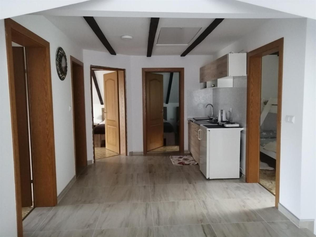 Vacation House Studenac Bihac Bagian luar foto