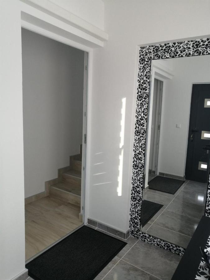 Vacation House Studenac Bihac Bagian luar foto