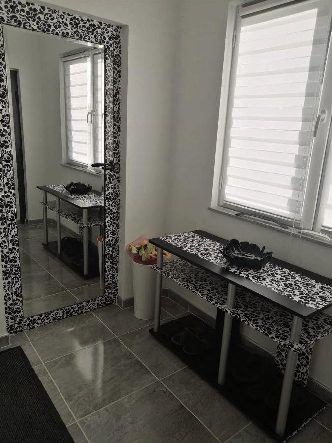 Vacation House Studenac Bihac Bagian luar foto