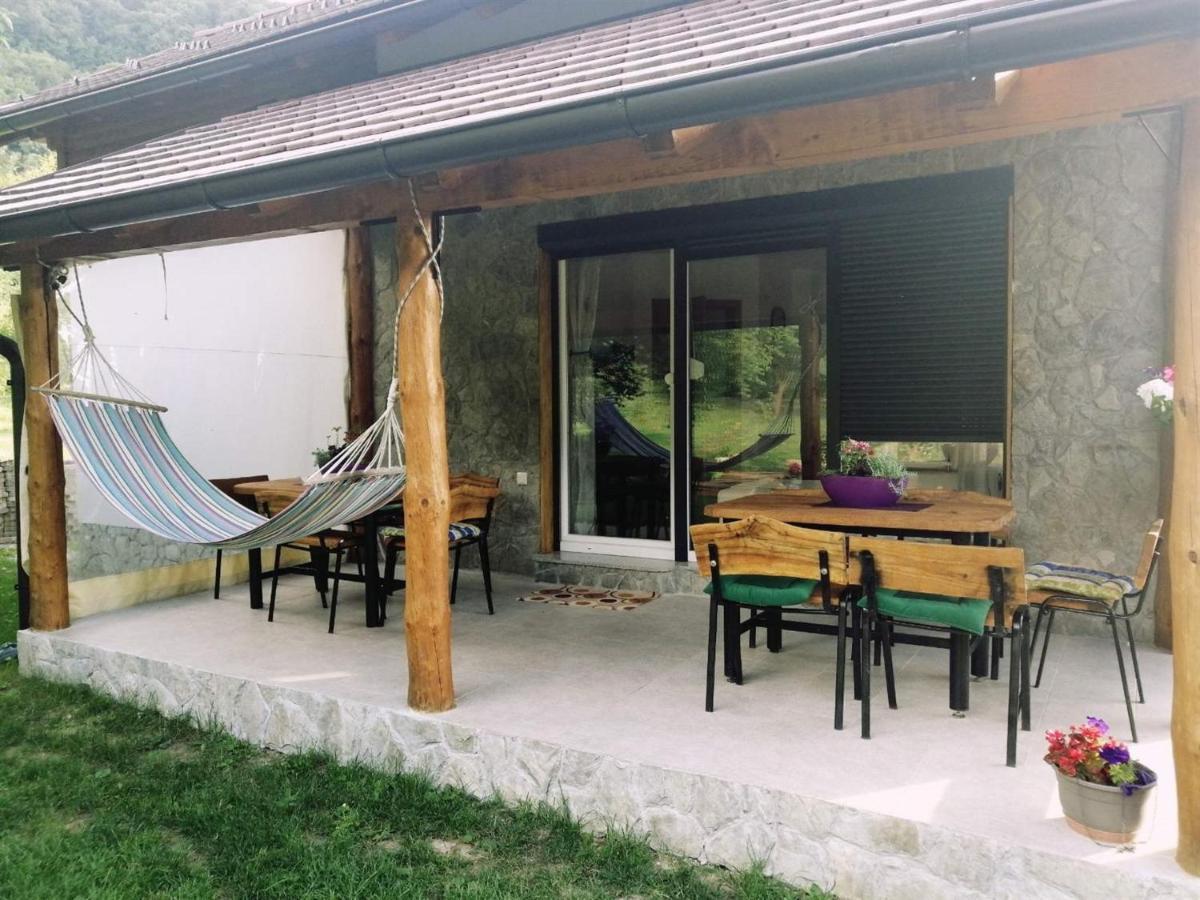 Vacation House Studenac Villa Bihac Bagian luar foto