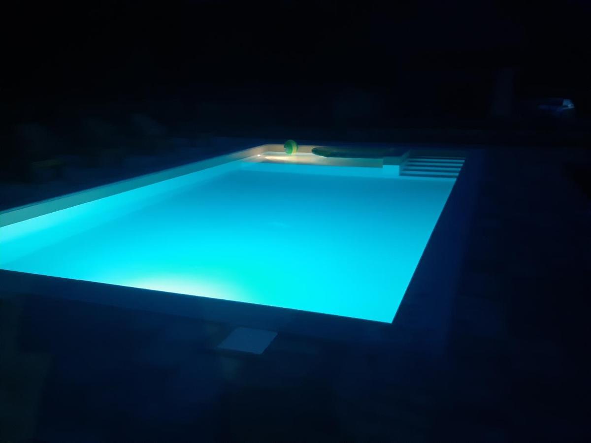 Vacation House Studenac Bihac Bagian luar foto