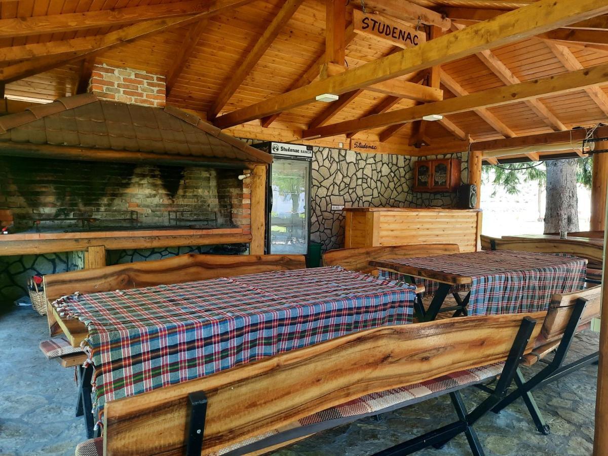 Vacation House Studenac Bihac Bagian luar foto