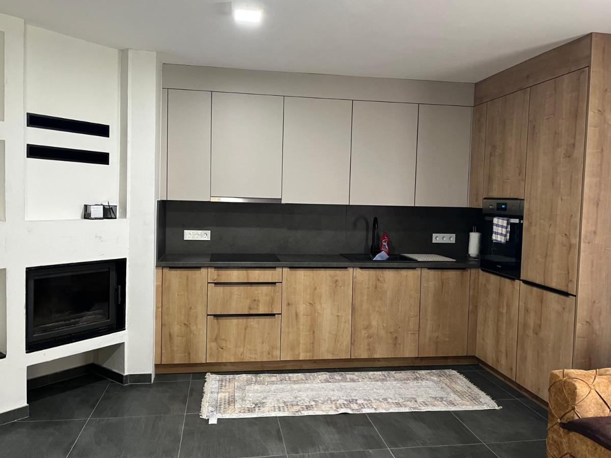 Vacation House Studenac Bihac Bagian luar foto